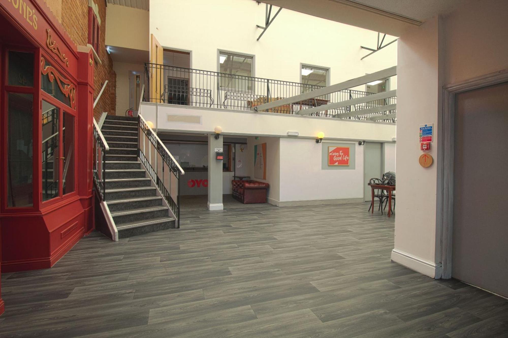Oyo Hotel Clamart Σκάνθορπ Εξωτερικό φωτογραφία