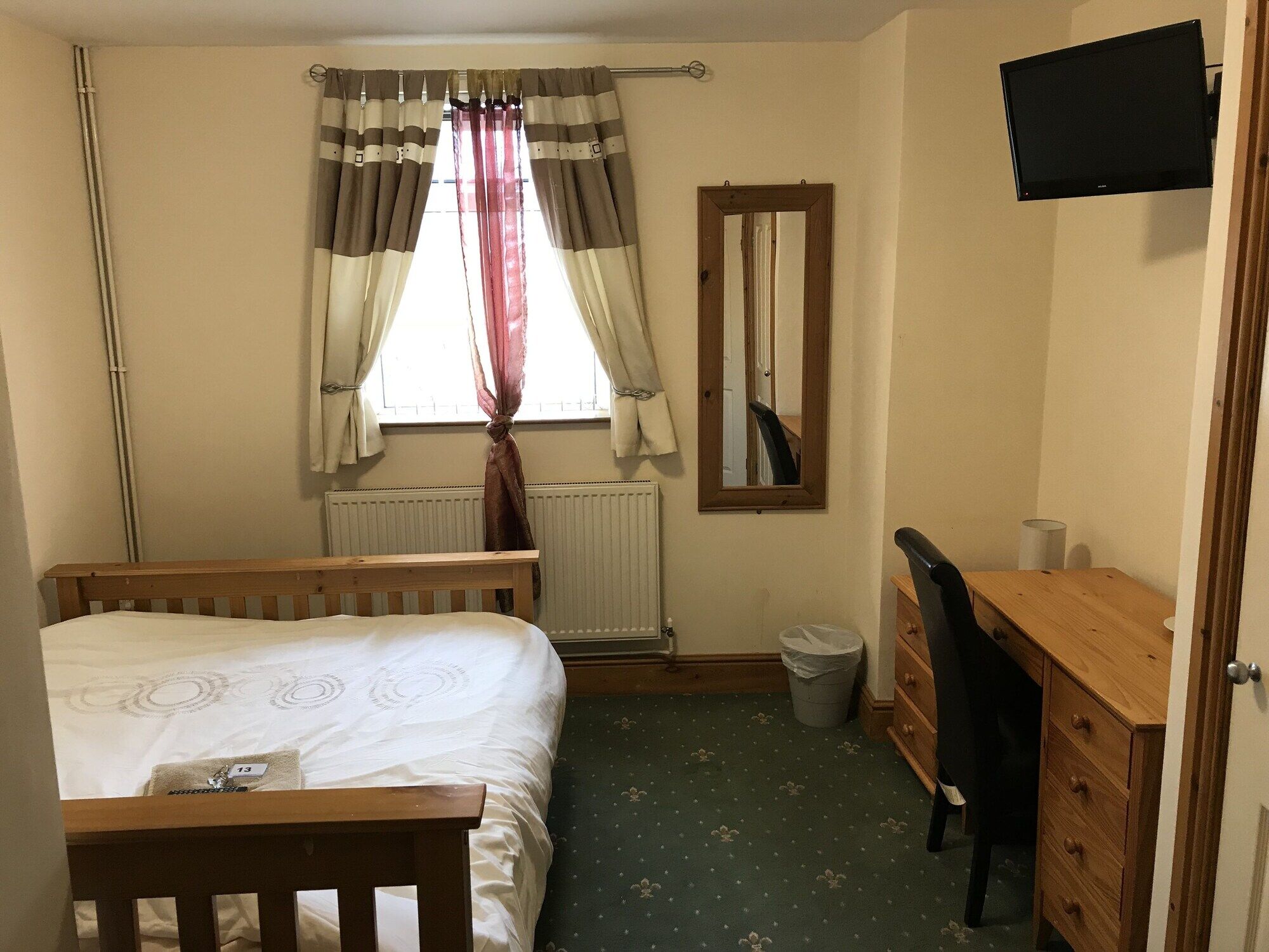 Oyo Hotel Clamart Σκάνθορπ Εξωτερικό φωτογραφία