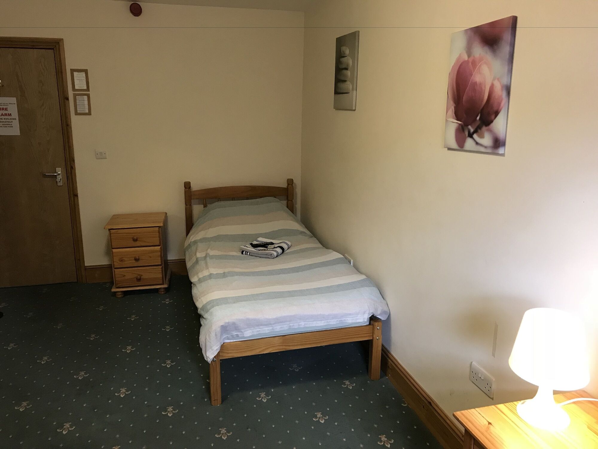 Oyo Hotel Clamart Σκάνθορπ Εξωτερικό φωτογραφία